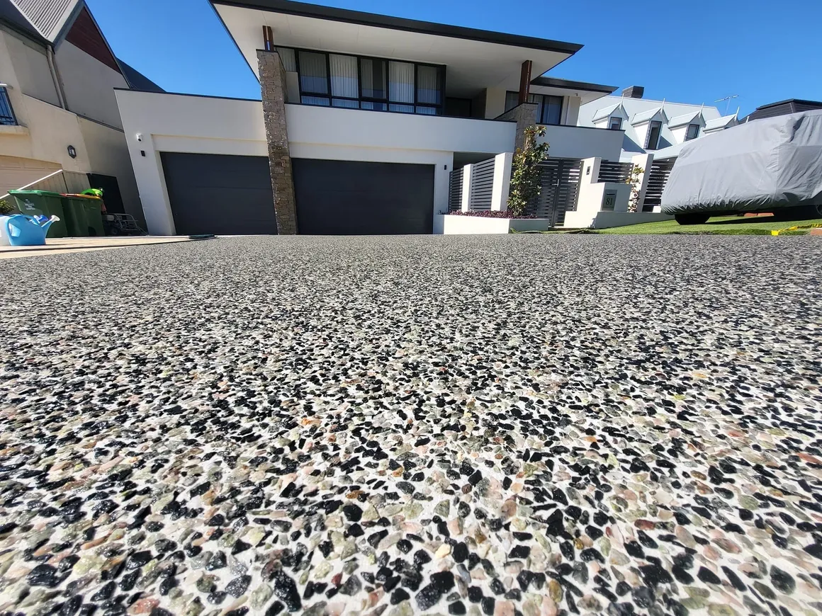 Exposed aggregate concrete finish
